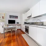 Guesthost - Corner Apartamento