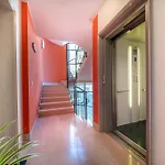 Guesthost - Corner Apartamento Údine
