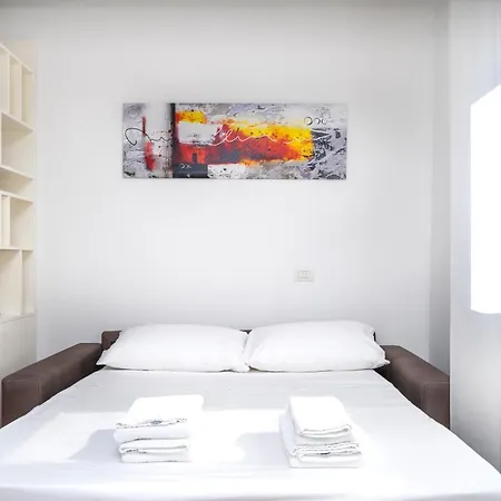 Guesthost - Corner *