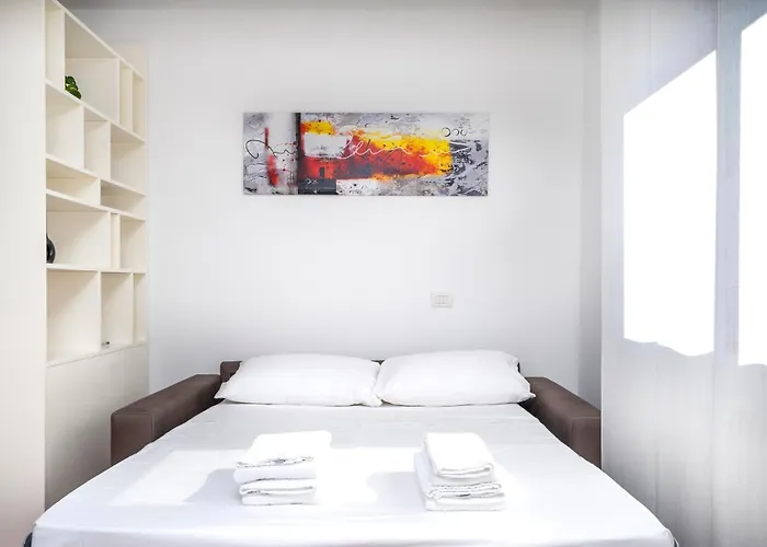 Guesthost - Corner *