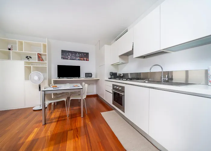 Guesthost - Corner Apartment