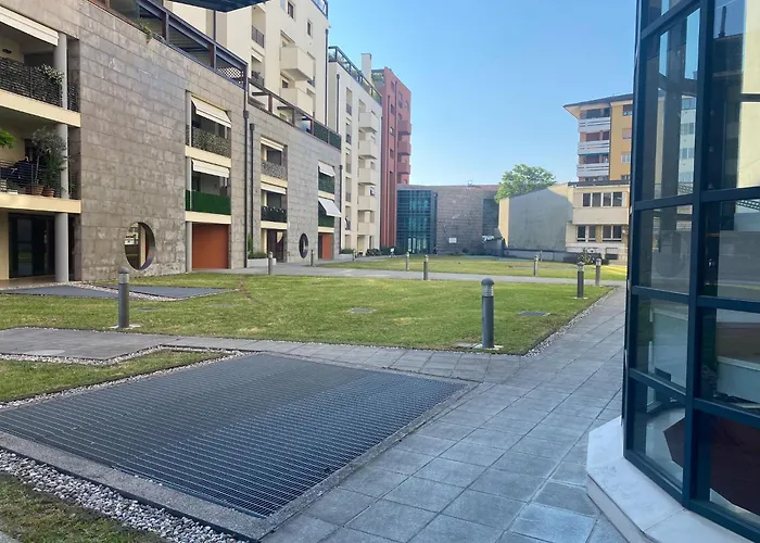 Guesthost - Corner Apartment