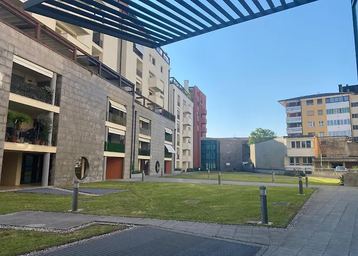 Guesthost - Corner Apartment *